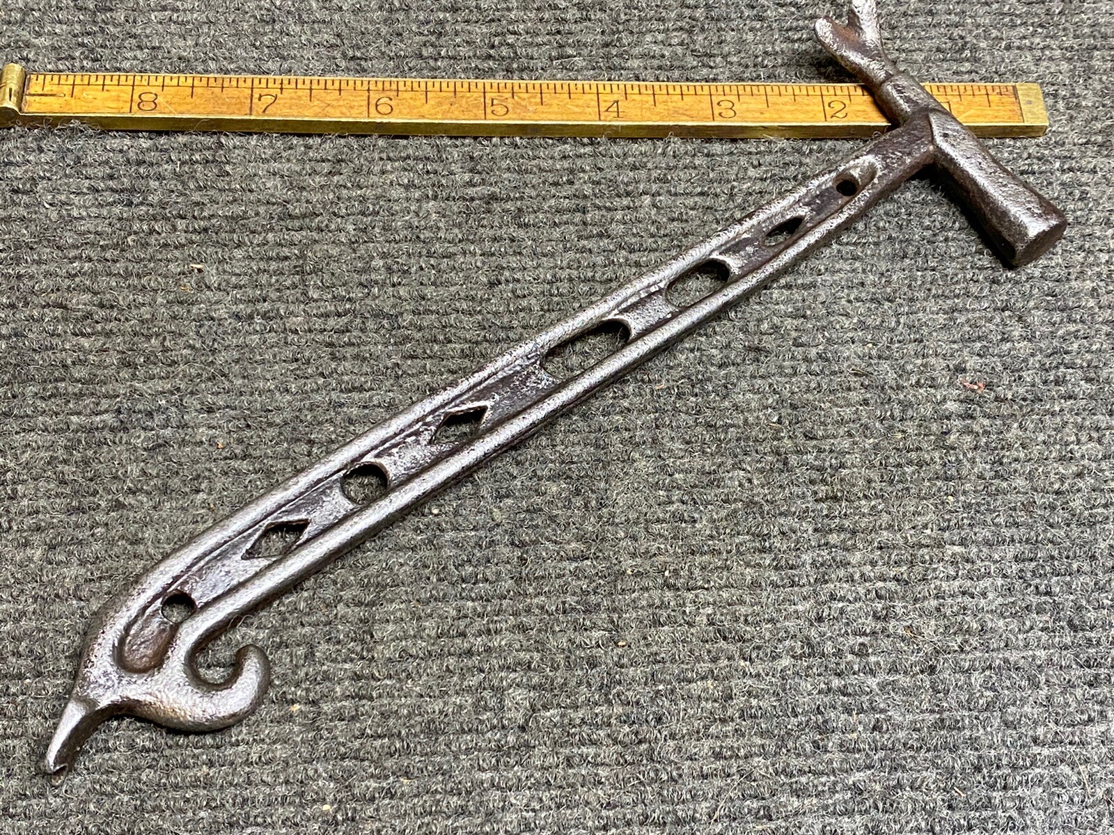 carpet stretcher tack hammer