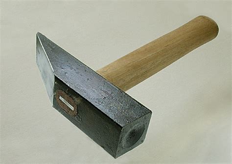 Northern style walling hammer