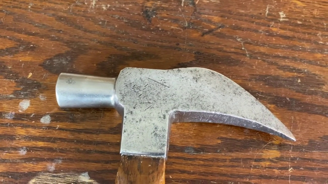 single claw hammer