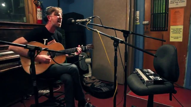 David Blyth live at 3CR studio — Baby Bitch (Ween cover)